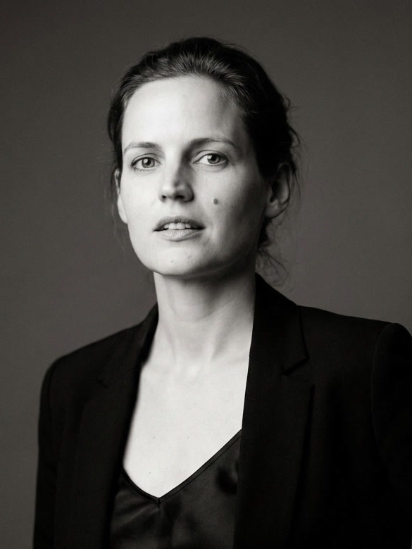 Black-and-white portrait of Eline De Picker, founder of The Smart Rebellion